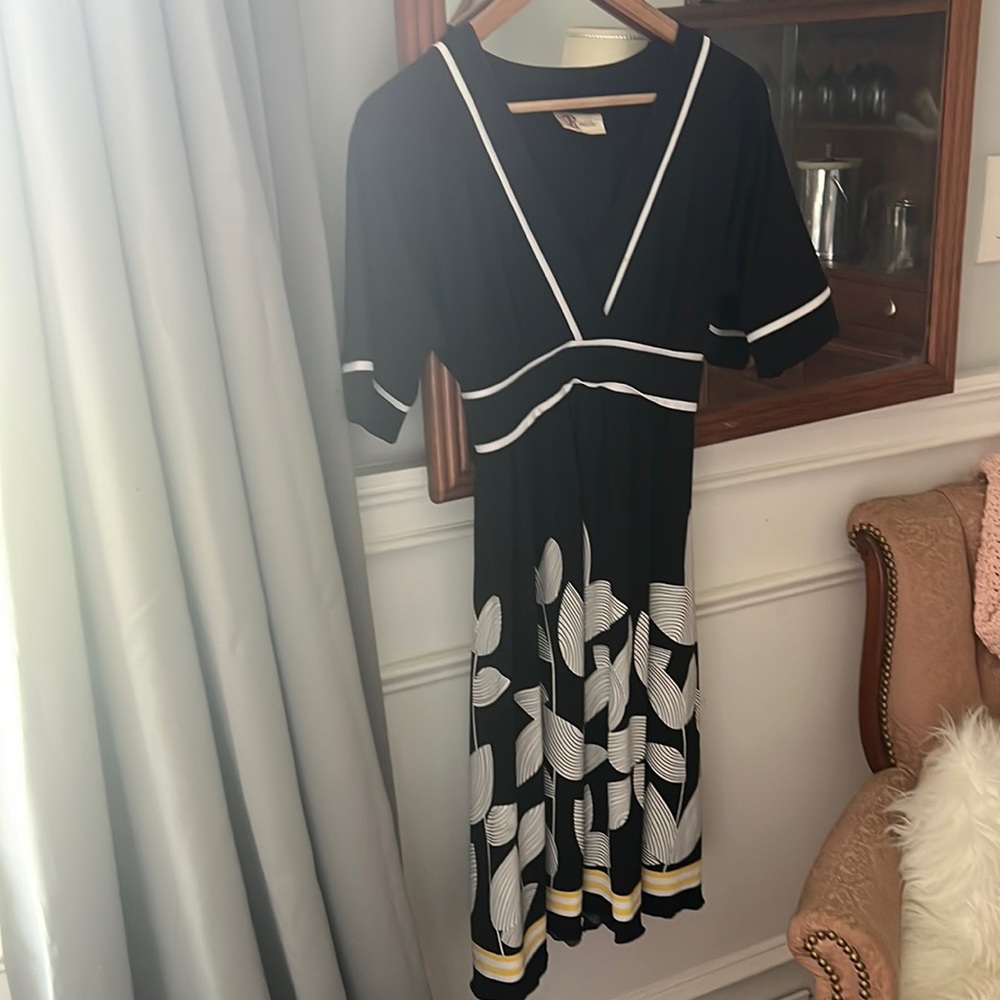 Roulette Black and White Dress Size Small